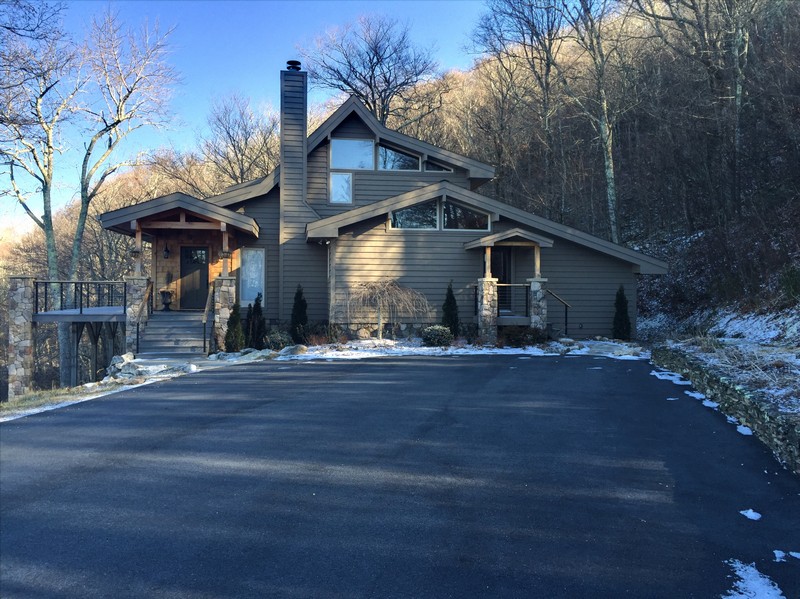 185 Dunbarton Tynecastle 00001 Peak Real EstateBanner Elk NC Real