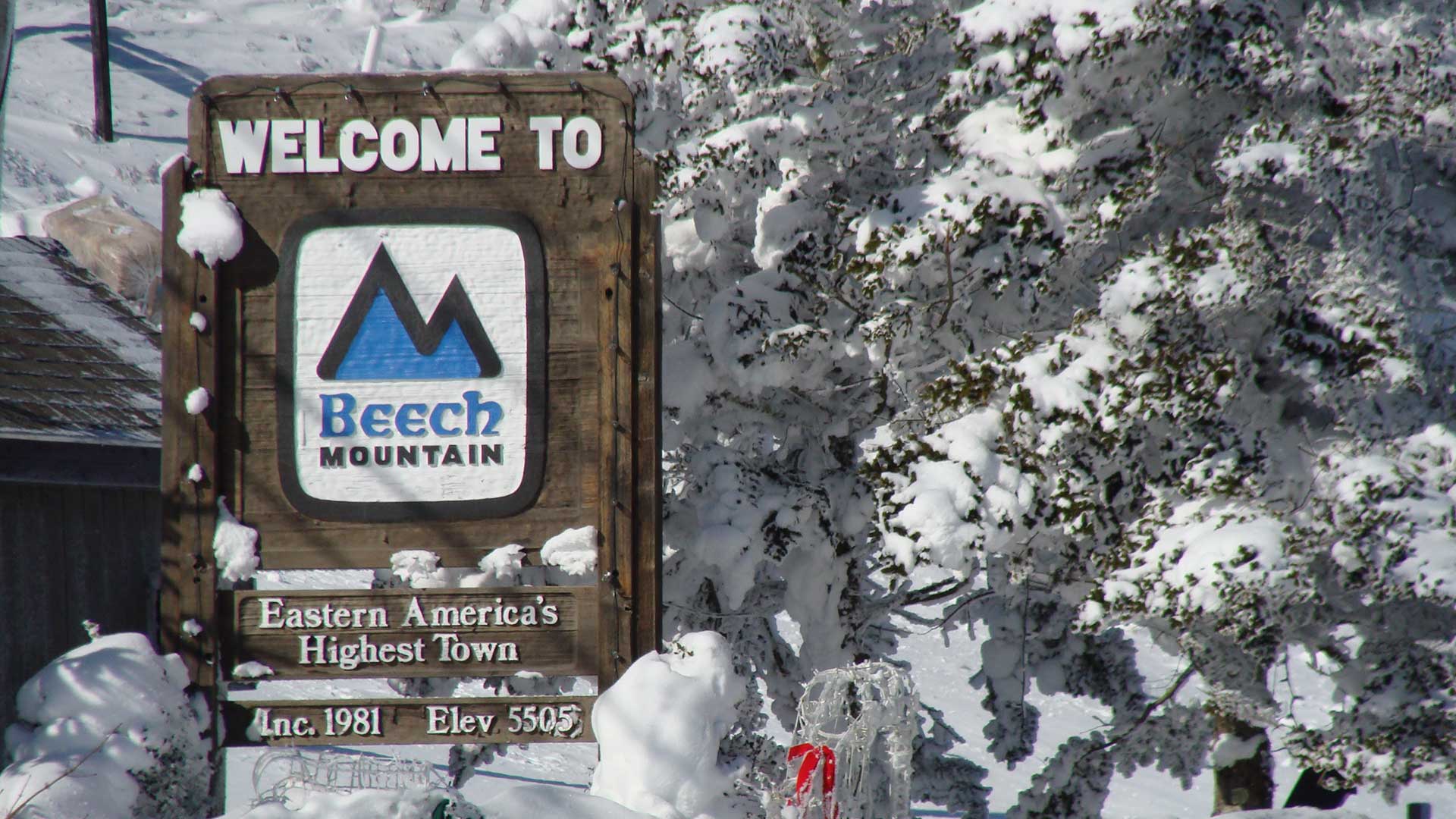 beech-mountain-during-winter-town-hall